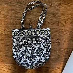 Vera Bradley quilted bag excellent condition